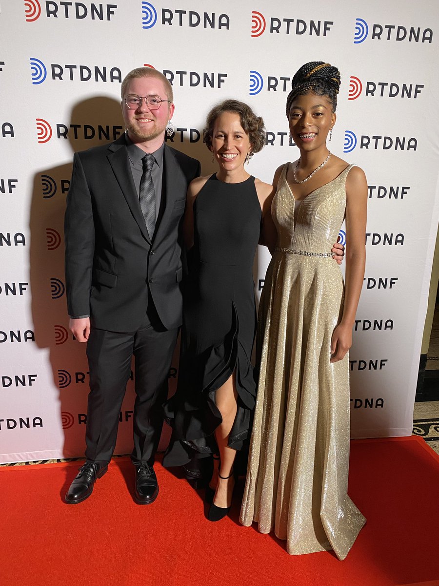 Congratulations to student hosts Noah and Zion (+ SRL producers) for winning a #Murrow Award for our podcast #OnOurMinds! They’re in NYC tonight accepting the honor at the 2022 Edward R. Murrow Awards Gala 🤩 <a href="/RTDNA/">RTDNA</a>