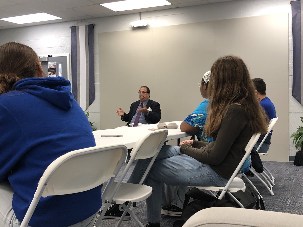 josephbrennan10's tweet photo. #PsiAlpha Honor Society @DHSHappenings hosted guest speaker Dr. Noel Figueroa, local psychiatrist, as we recognize #WorldMentalHealthDay  @MikeMicallef1 https://t.co/p9v6eSPTs0