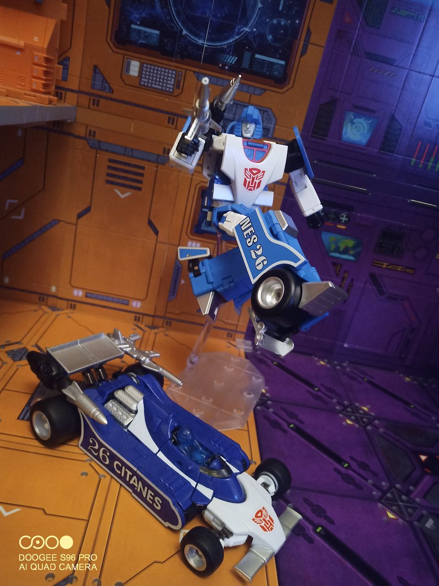 Kureigu8's tweet photo. 2/3 Mirage. Bot mode TE-03 Speed Star. Alt mode MMC Sphinx. #Transformers #Masterpiece #TransformElement #SpeedStar #MasterMindCreation #MMC #Sphinx #G1 #Mirage https://t.co/BXrlD6zhdl