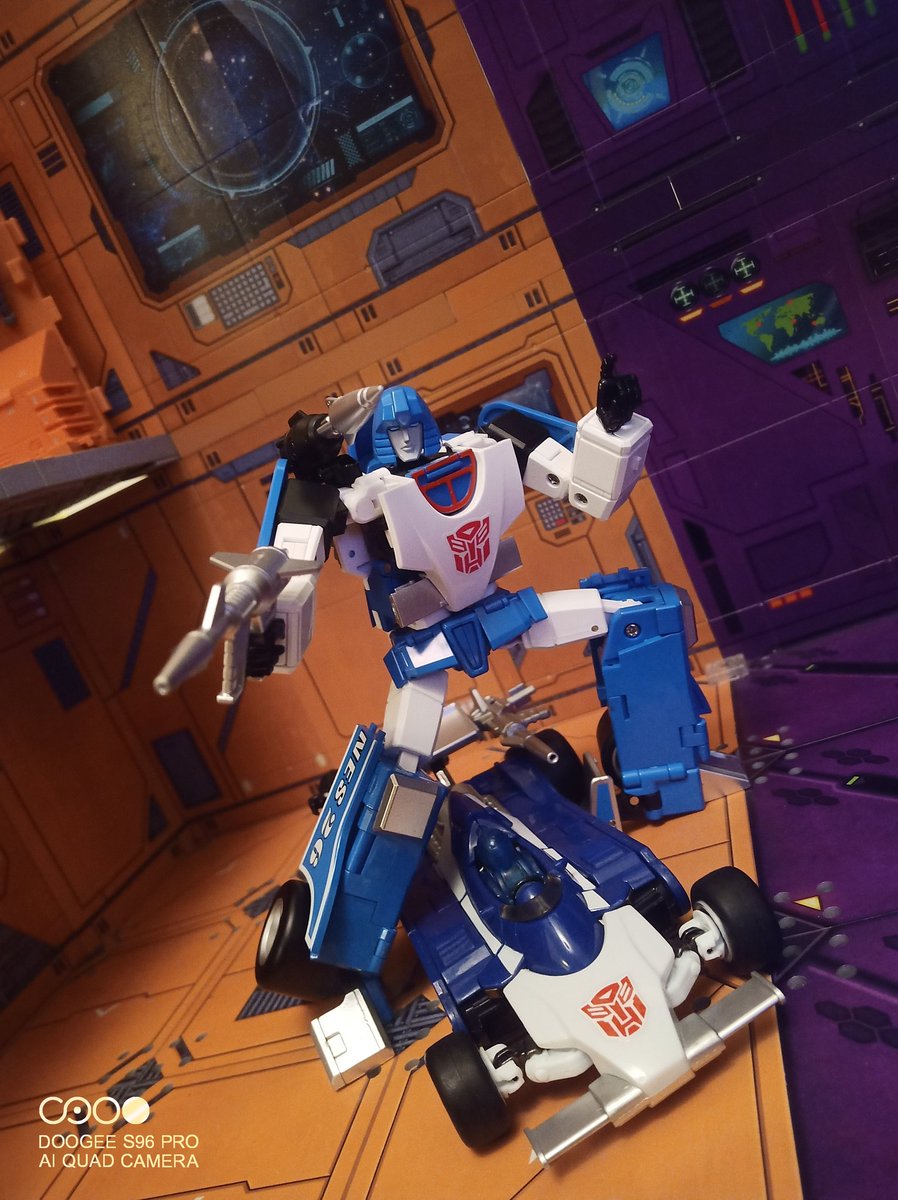Kureigu8's tweet photo. 3/3 Mirage. Bot mode TE-03 Speed Star. Alt mode MMC Sphinx. #Transformers #Masterpiece #TransformElement #SpeedStar #MasterMindCreation #MMC #Sphinx #G1 #Mirage https://t.co/rDuWqeCByY