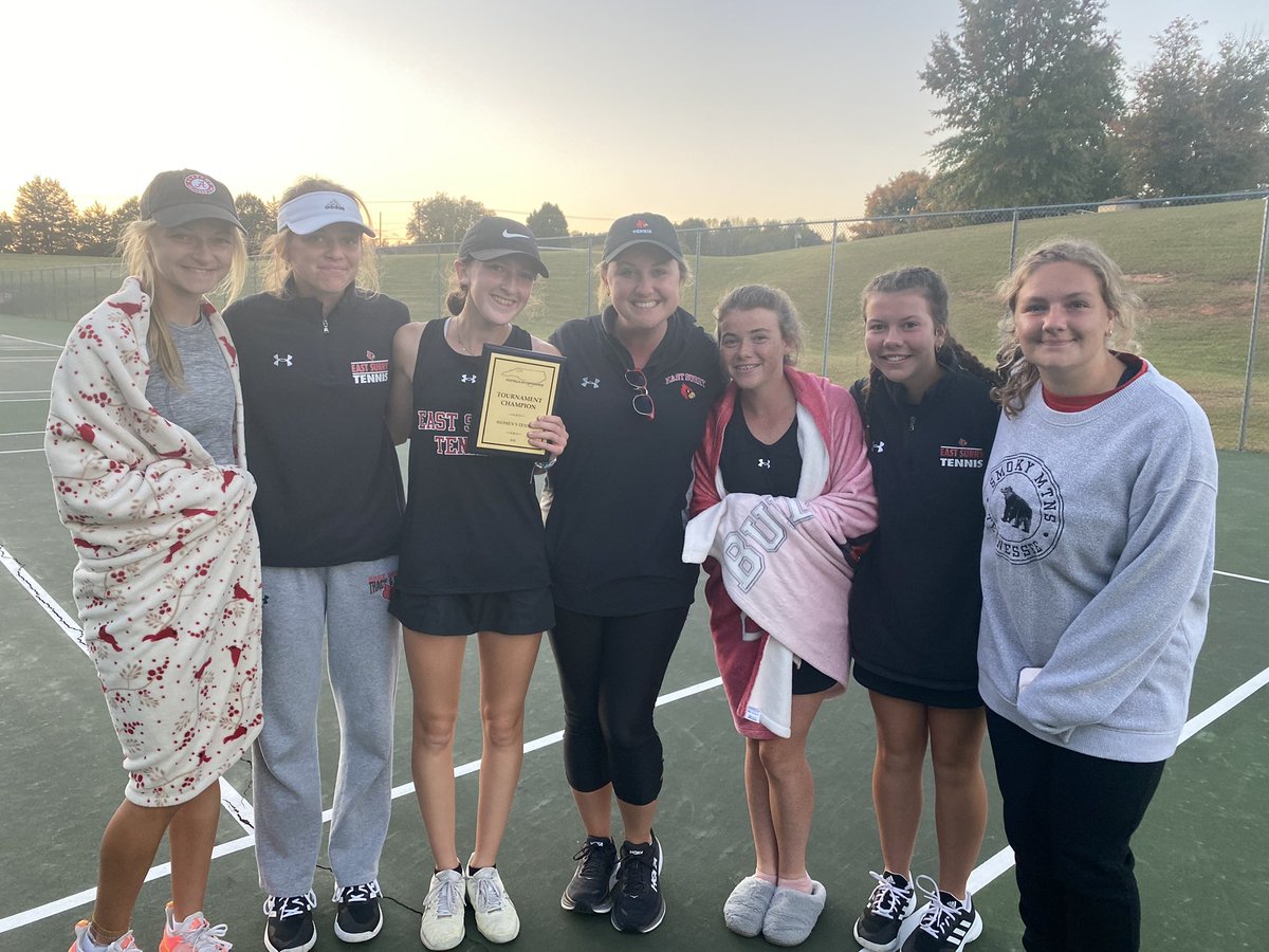eshswomentennis's tweet photo. ๐พYOUR 2022 CONFERENCE CHAMPS๐พ
๐พSINGLES CONFERENCE CHAMP๐พ โ-> Sophie Hutchens!
๐พDOUBLES CONFERENCE CHAMPS๐พโ-> Tara Martin & Evelyn Ruedisueli!
Itโs a FANTASTIC day to be a Cardinal!! https://t.co/gU1zyP1yyJ