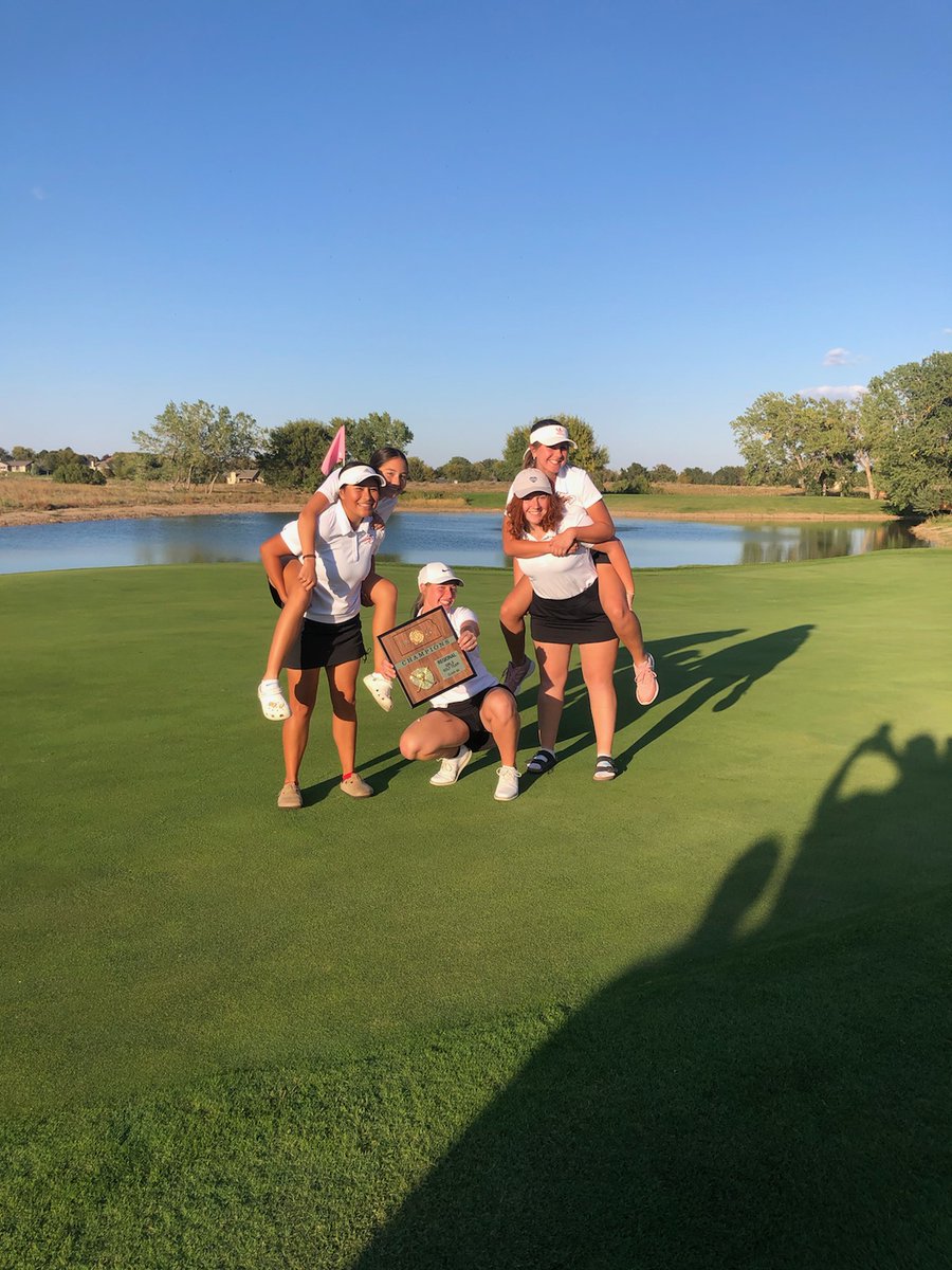 We are headed headed to the ship! 📣6A Regional 🏆 Champions! 2 top 10 finishers with Ryann Warren at the top with an 82. As coaches, proud 👏🏼 is an understatement. #gcbuffgolf