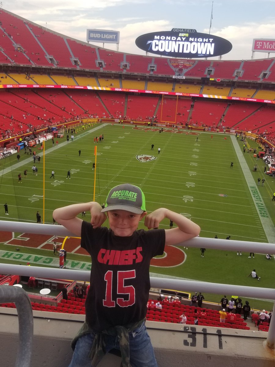 AaronFairley3's tweet photo. This boy ready for a chiefs win #chiefskingdom https://t.co/o0jOZsdxfS
