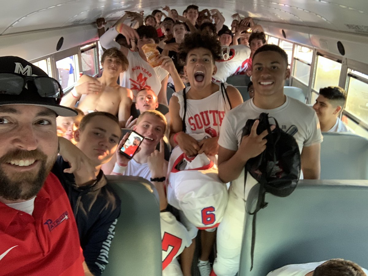 XLJeFe58's tweet image. Reserves were all gas no brakes against Prep this afternoon. Walked out with a W 35-6 with a bonus defensive touchdown! #FlyinRound #HavinFun #SouthBoyz @MSouthFootball @MSHSactivities @CoachDUtter