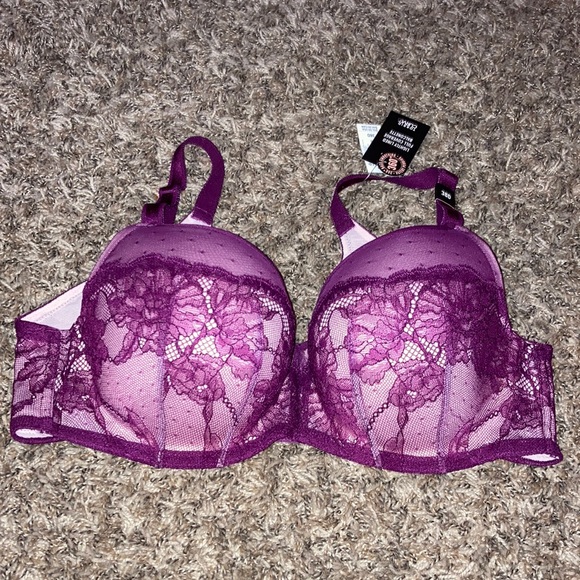 1RVTP's tweet photo. So good I had to share! Check out all the items I'm loving on @Poshmarkapp #poshmark #fashion #style #shopmycloset #rue21 #torrid: https://t.co/AkkJRwQM9t https://t.co/2wWUCJvOTf