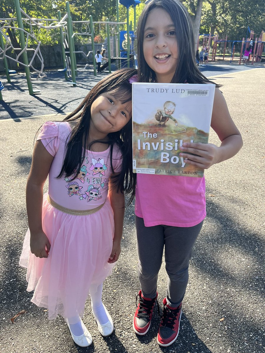 mpdpjgj's tweet photo. We love ending the week reading with our 2nd buddies! 💜💛@MissBohnaker #SuccessAtCRES #IslipRising #ReadersMakeLeaders https://t.co/IcA11ODIsS