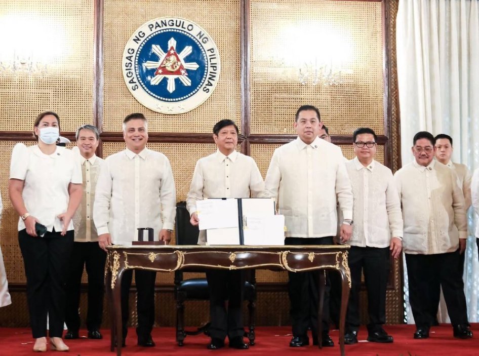 NorikaClem's tweet photo. Yes to #simcardregistrationact Mabuhay Philippines 👍🏼✌🏼#31MillionStrong https://t.co/KMD5fnN3Vn