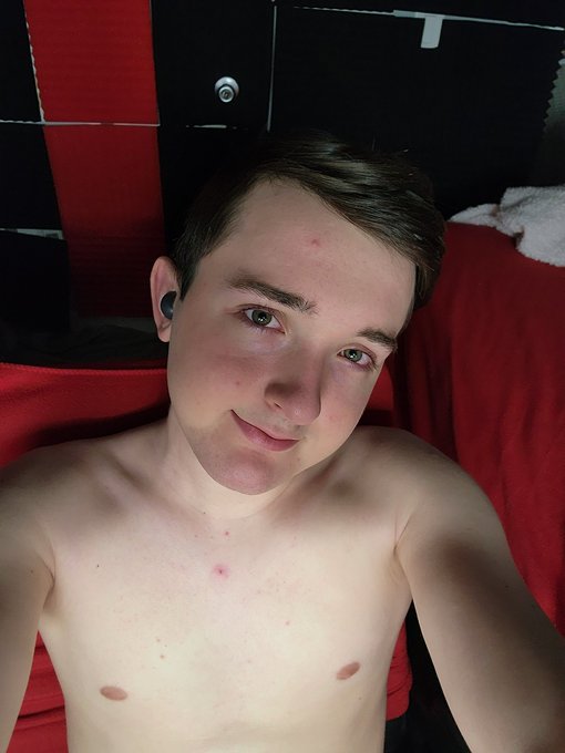 Hey guys I'm now live on https://t.co/AkAAtfNVas https://t.co/QaqejDeN9e<a href="/tag/gay"class="tags"><span>#gay</span></a><a href="/tag/onlyfans"class="tags"><span>#onlyfans</span></a>