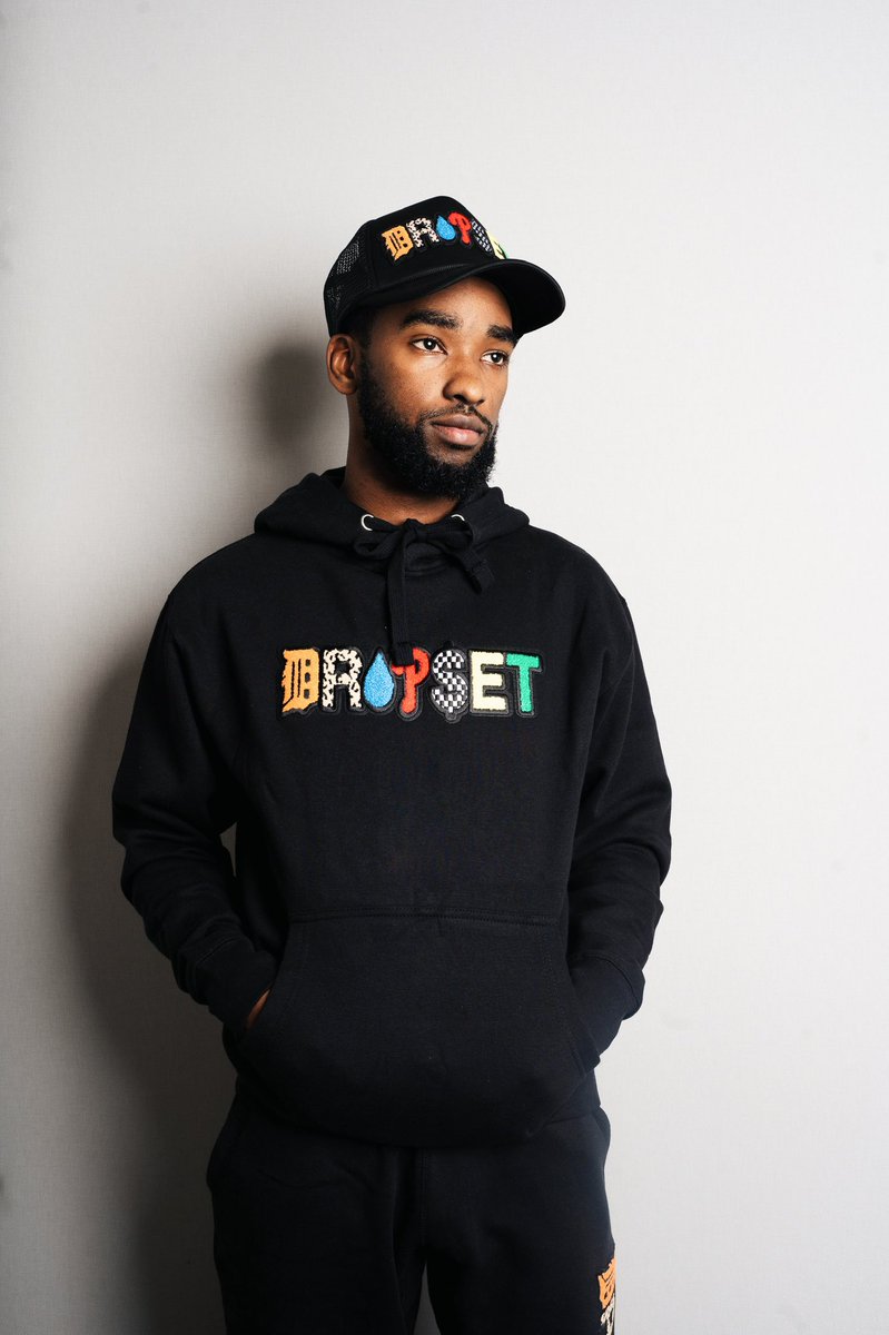 StopIt_5ive's tweet image. Dripset Black Sweatsuits Available Now 💧🦅 #DripSellitSelf