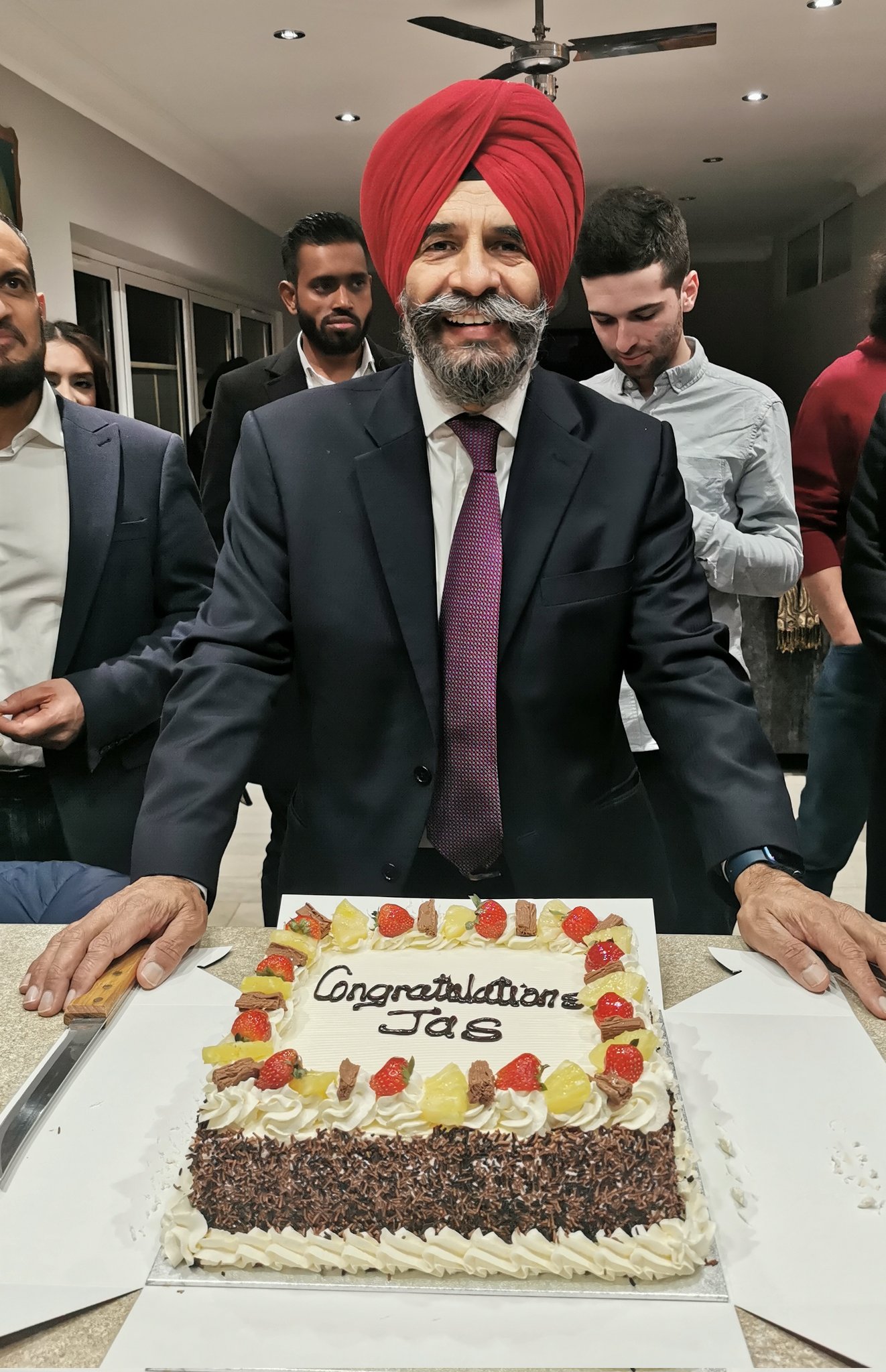 Exclusive: Davinder Athwal'S Net Worth Finally Revealed - jdn88qy