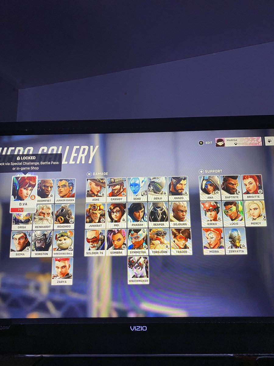 Marisa_Spl's tweet image. Just logged on overwatch and all my stuff is locked? Happening to anyone else @PlayOverwatch?