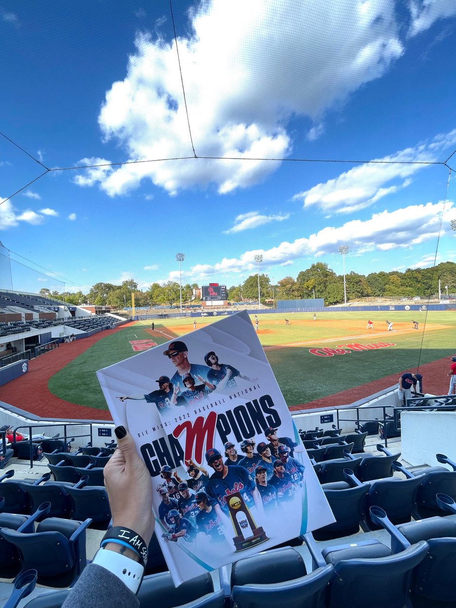 OleMissPix's tweet photo. Want this @OleMissBSB National Championship book?

RT and reply with three users who would want this book for Christmas!

One user who 👆will win the book tomorrow at 7pm.

(You should also find our insta account)

https://t.co/Jv2a1qY2YT https://t.co/UqAgqA2yL5