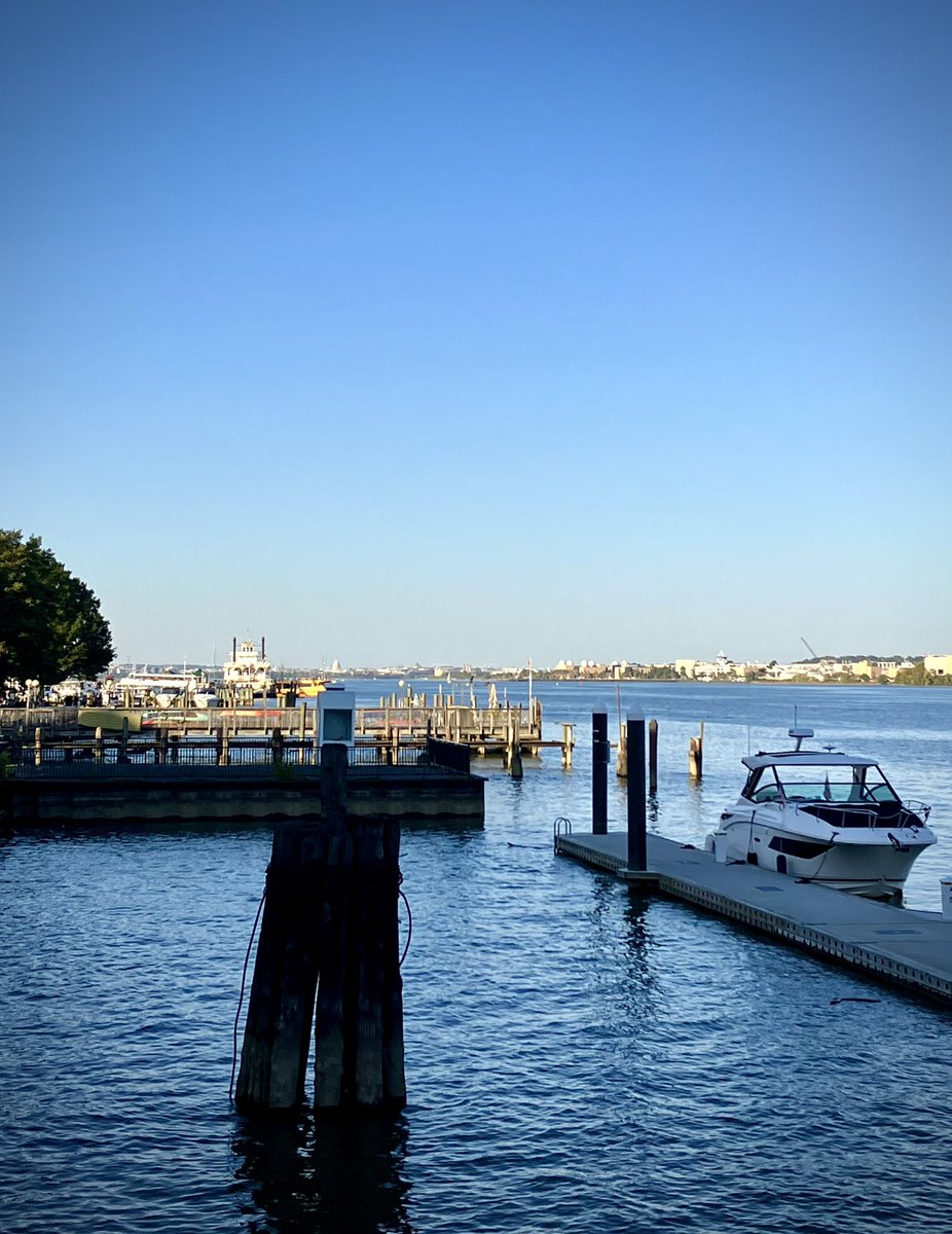 HobanGirl's tweet photo. Taking the long way home along the Potomac to take in a few river life scenes… quite lively on this holiday Monday tho’ I do my best to frame between the crowd. #WilsonBridge #TorpedoFactory waterfront walk. Always the Capitol and #DCA in the horizon with incoming flights. https://t.co/CemSnHDpqQ