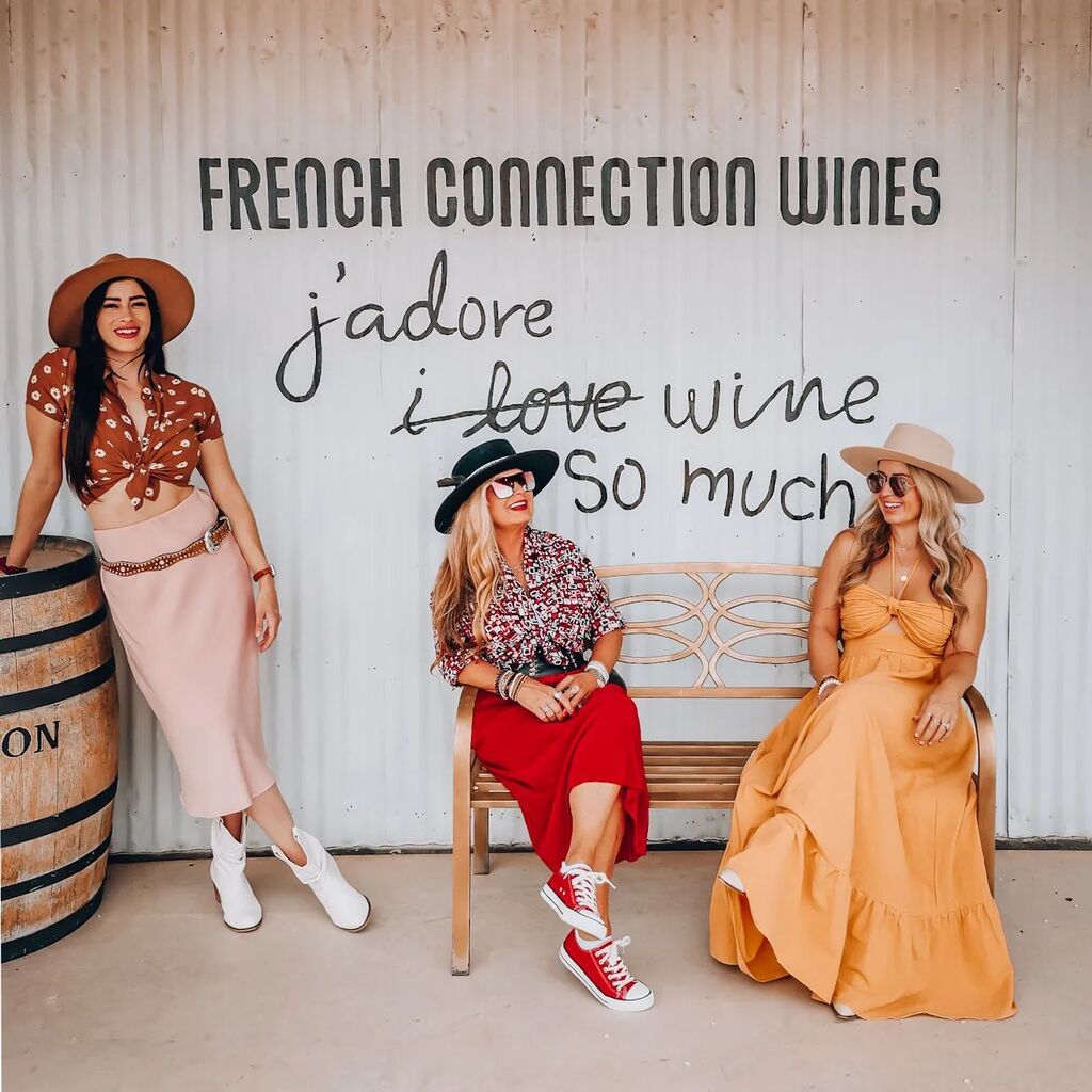 NachoAvgBlondie's tweet photo. Happy birthday mom!!!! ❤️
Motherhood: Powered by love. Fueled by coffee. Sustained by wine. 🍷
Yellow dress is from @sheinofficial use code nach15 for an extra 15% off any purchase.
#NachoAvgBlondies #austinblogger #atxblogger #travelblogger #famil… https://t.co/di3LLQX5Qs https://t.co/saH9e1nZi4
