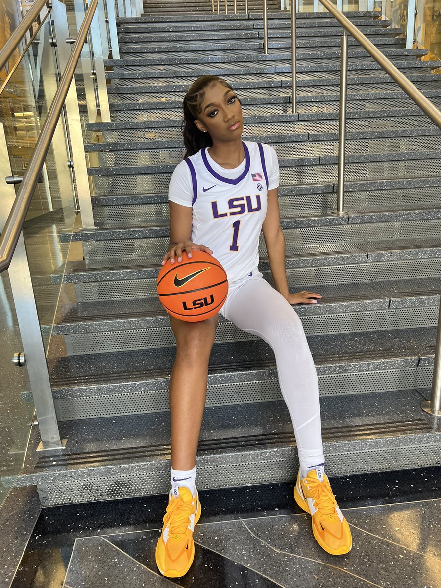 Angel Reese tweet media