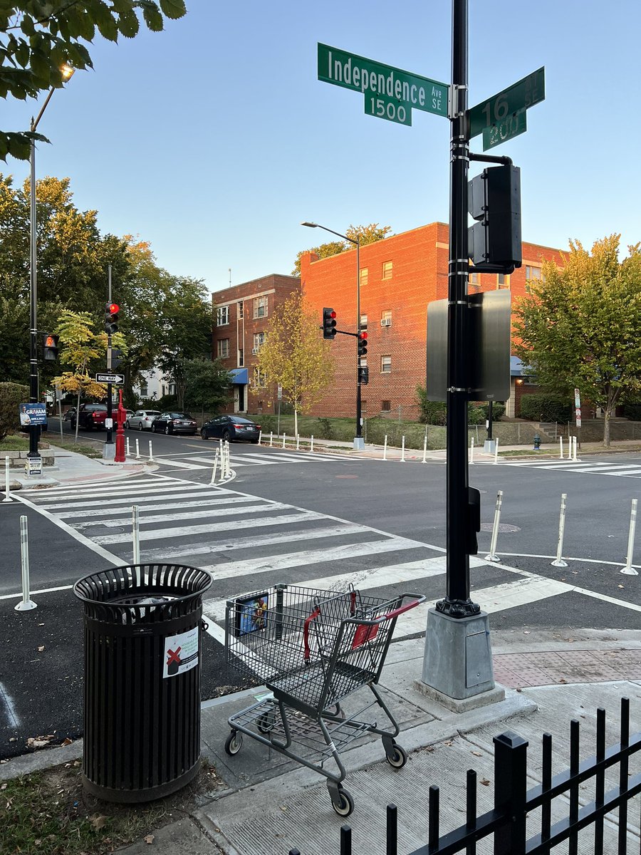 Not sure if this is a <a href="/311DCgov/">DC311</a> or a <a href="/Safeway/">Safeway</a> issue at the corner of 16th and Independence SE. 

Maybe this is why the Safeway at 14th SE never has any carts?
