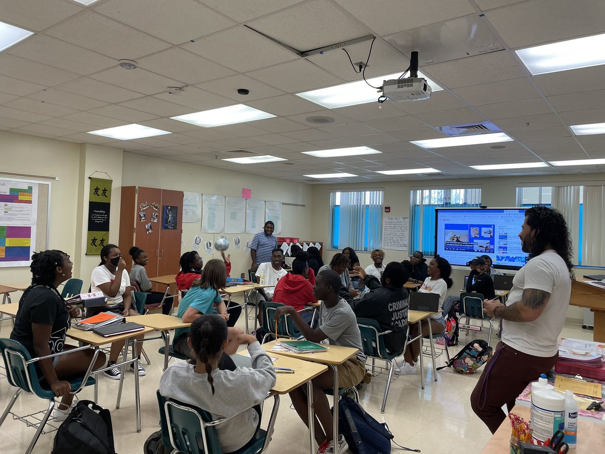 Juniors and Senior Lang class getting involved in this important work. We thank you Rashard for coming in today to educate us! We are ready to commit to learning and growing with you. #avda @AVDACommits <a href="/ATL_Eagles/">Atlantic High School</a>