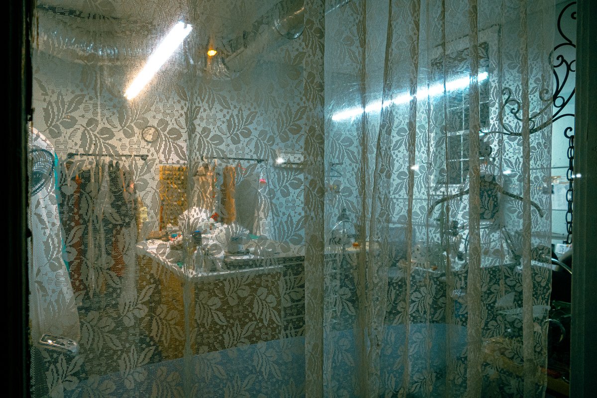 billwebbmemphis's tweet photo. #leica #leicavlux5 #mirrorlessphotography #billwebbjr #leicaphotography #leicaphoto #alterationshop #tailer #closed #night #ambient #ghostly https://t.co/8TvvkHU8J9