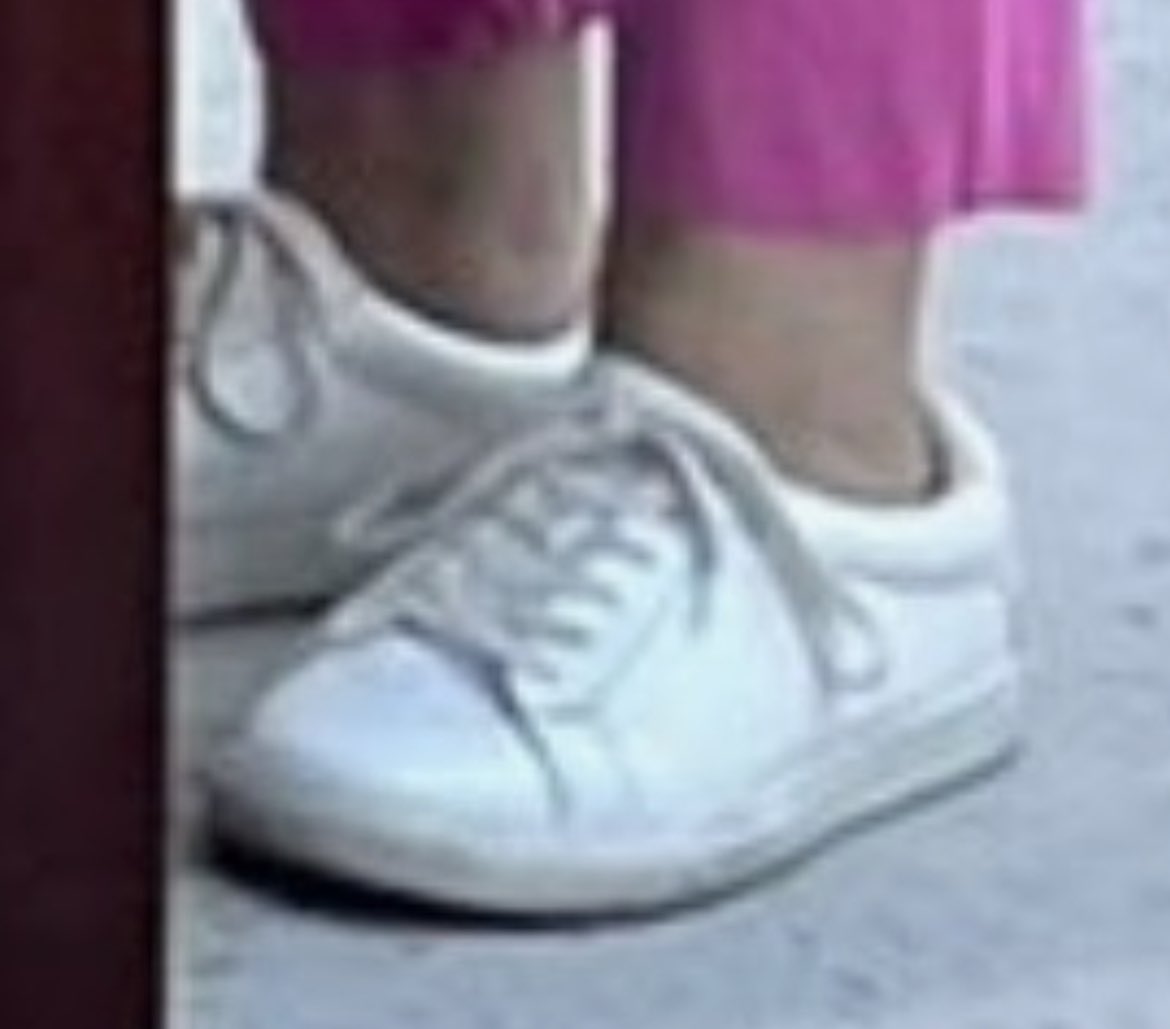 KariLakeWarRoom's tweet image. WHAT ARE THOSE