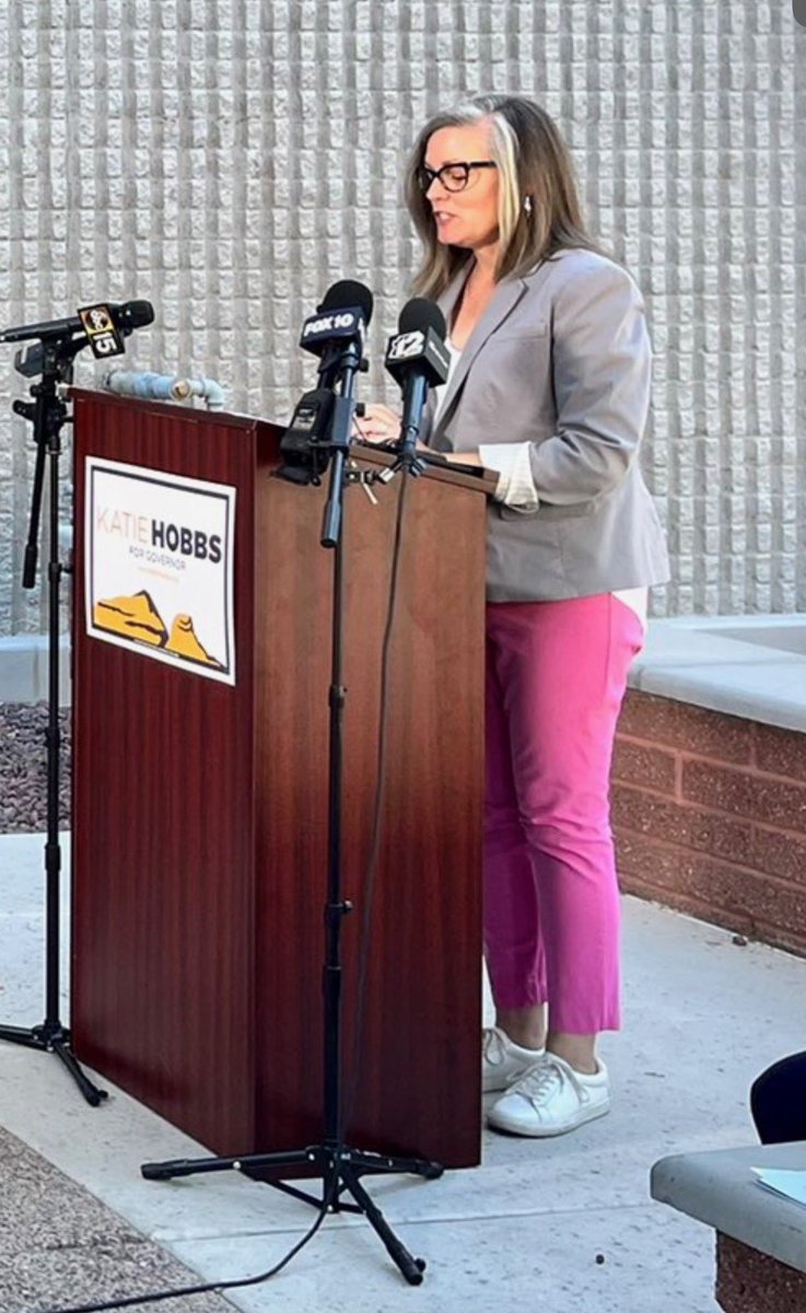 KariLakeWarRoom's tweet image. WHAT ARE THOSE