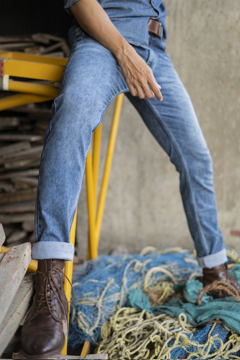 styrrior's tweet photo. The Bluesmith of STYRRIOR...
#STYRRIOR #Jeans #denim #styrriorjeans #jeansintelligence #bluejeans #bluedenim #bluesmith #jeansmith #styleessentials #StyleOfTheDay #jeansoftheday #mensfashion #mensjeans #mensclothing #menswear https://t.co/3qnd5dfylU