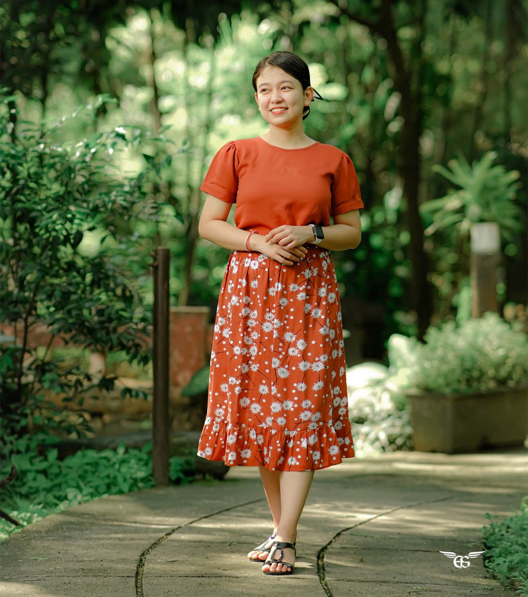 EFS_Apparel's tweet photo. Looking for an elegant and comfortable blouse-and-skirt combo that's perfect for any occasion? Check out Indra and Rainn today! Get this pair now!
Indra Blouse: P1,155.00
Rainn Skirt: P1,325.00
Also available on Shopee & Lazada Online Stores.
#MakingModestyALifestyle https://t.co/xNk22mBpr5