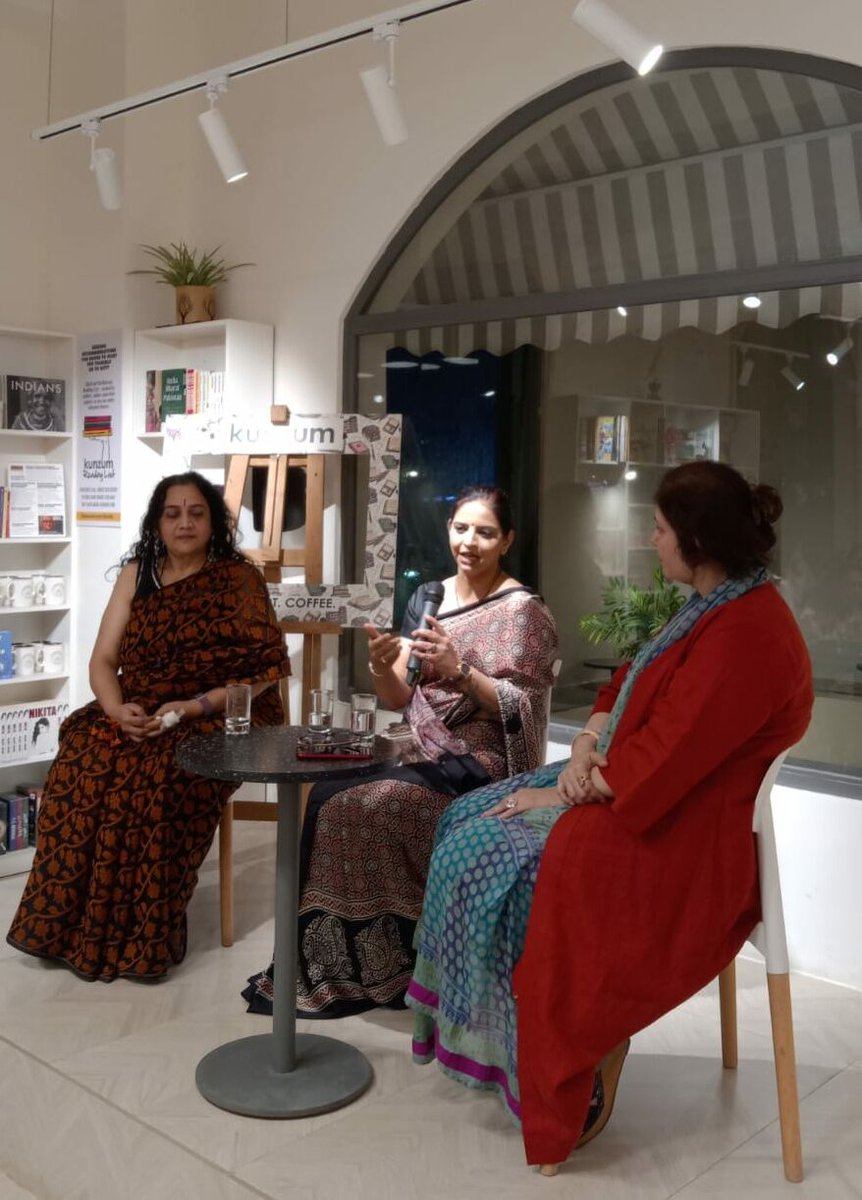 voyage_ahead's tweet photo. It was an amazing evening at Kunzum Books where I heard stories about body shaming and shared mine.

A panel discussion that was beyond discussions with a lot of storytelling and ideas for the way forward in dealing with issues like patriarchy and body shaming.

An event hosted b https://t.co/IeIn48bCDx