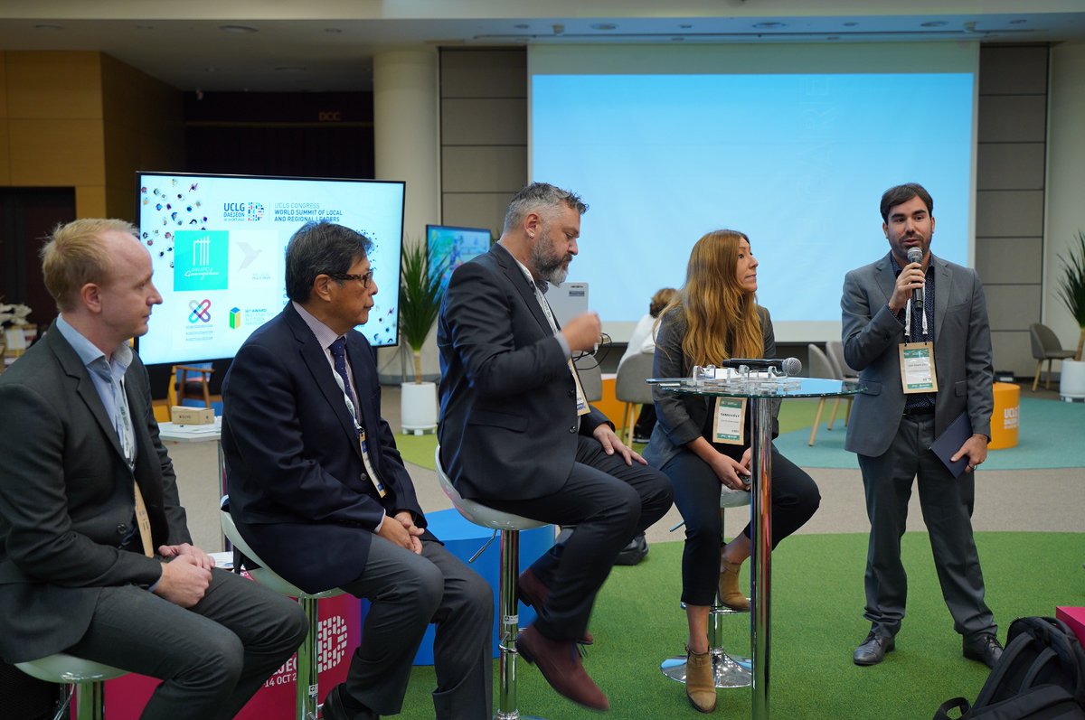 oidp_org's tweet photo. ✨Proud of the opportunity to have facilitated the UCLG awards session in #UCLGCongress
🗨️All awards are a small treasure of the municipalist movement, we must continue to collaborate !
📢On Friday we will announce the finalists for the IOPD award https://t.co/OJ07YRDLic