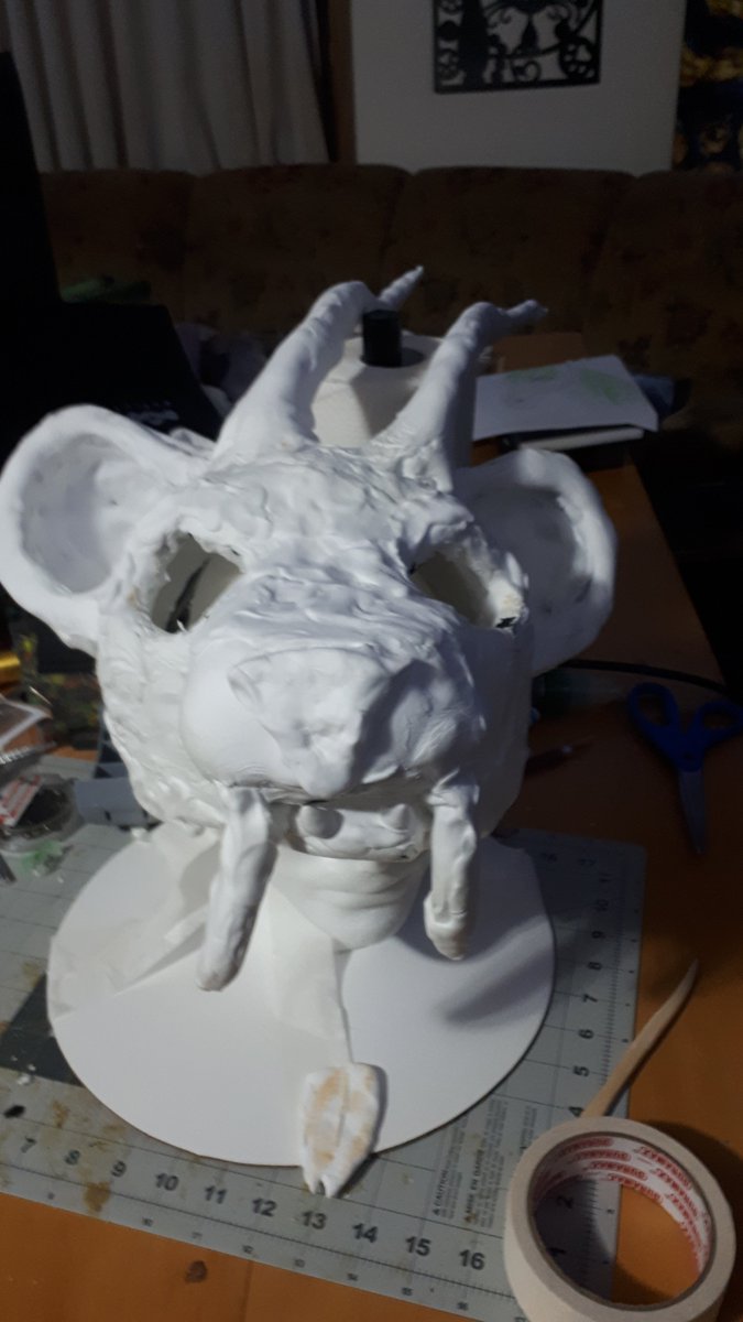 theSnepadee's tweet image. Holy crap.
Look at my head coming together. 
#fursuit #buildprogress