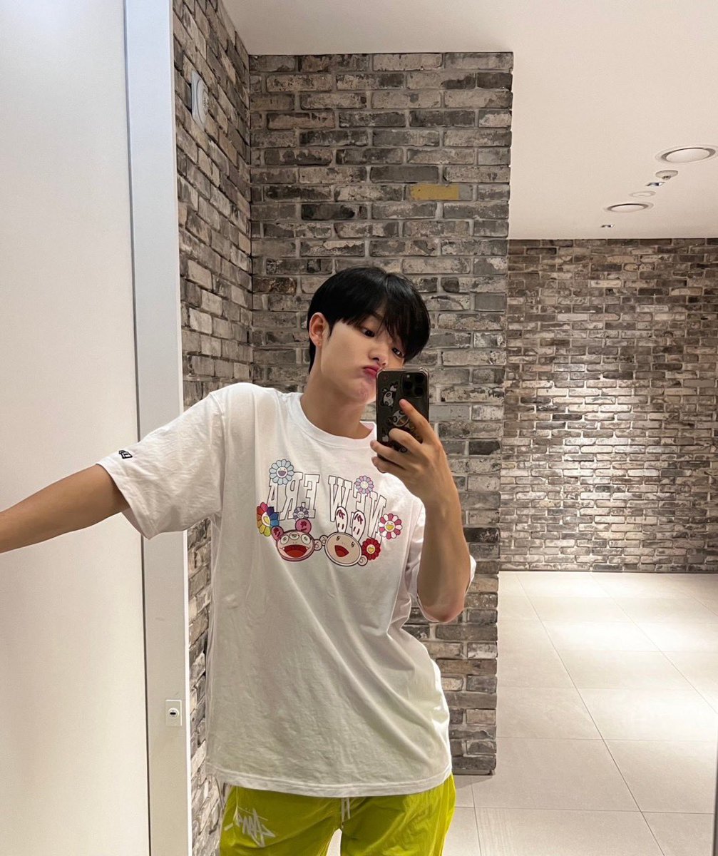 _hourlyjihoon's tweet photo. 221011 #JIHOON #지훈 #ジフン #트레저 https://t.co/KIg2ck18R5