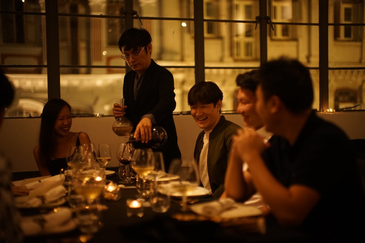 dilldoteth's tweet image. @geniefriends_io's #SecretDinner coming to 🇸🇬 by myself, @0xDonj and @pikarinkaa , featuring @kawpuccino @tinochchan @NFT_Unker @chanelcoco @societyofsnobs @hellogoldilocks @maverick23NFT 
@combo_wizard and more...