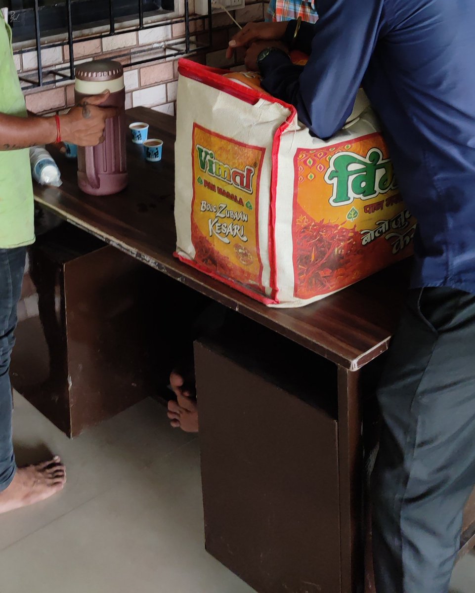awkward_angle's tweet photo. Scenes from a primary health centre- A cloth cover of a paan company being used to carry medicines to the field. Patients await their turn for treatment.

#publichealth #tobacco #tb #primaryhealthcare https://t.co/9HxxgGl2MQ