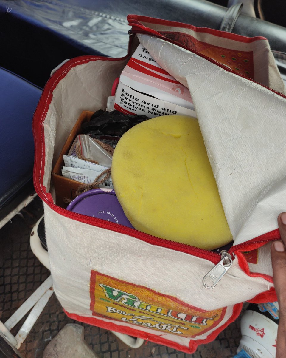 awkward_angle's tweet photo. Scenes from a primary health centre- A cloth cover of a paan company being used to carry medicines to the field. Patients await their turn for treatment.

#publichealth #tobacco #tb #primaryhealthcare https://t.co/9HxxgGl2MQ