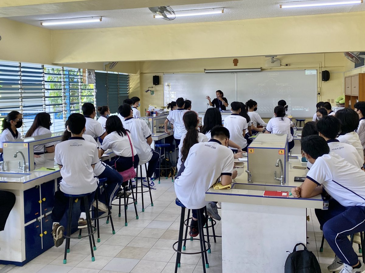 AdDU_JHS's tweet photo. NOW HAPPENING | It’s Day 2 of our Enhanced Face-to-face Modality Dry Run! This time it is the Grade 9 Juniors’ turn. The students had their shift academic classes in the morning. They will then be having their independent learning time in the afternoon.

#AimHighAtADDUJuniorHigh https://t.co/XkE1DCoEv3