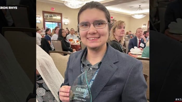 26-year-old changing landscape of resources for unsheltered youth ksat.com/news/local/202… The Youth Action Board works to close gaps in services for unsheltered youth. "My voice was heard. . . let me try to get other voices heard as well." #compassionateSA <a href="/ThriveYouthSA/">Thrive Youth Center</a>