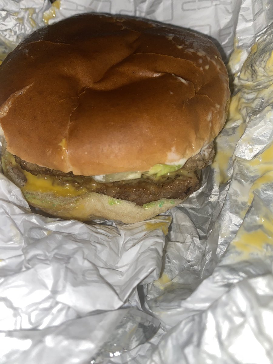 Ambitious_Prod's tweet photo. @Wendys @FOX13Memphis @3onyourside @bbb_us @OSHA_DOL @MSHIMANews @desoto_news @DeSotoCoHealth @US_FDA @toddpenegor33 #MississippiStateDepartmentofHealth This is disgusting and terrible all the way around!   #Hazard #BadFood #TerribleStores #AngryManager https://t.co/G6TDvk0uNd
