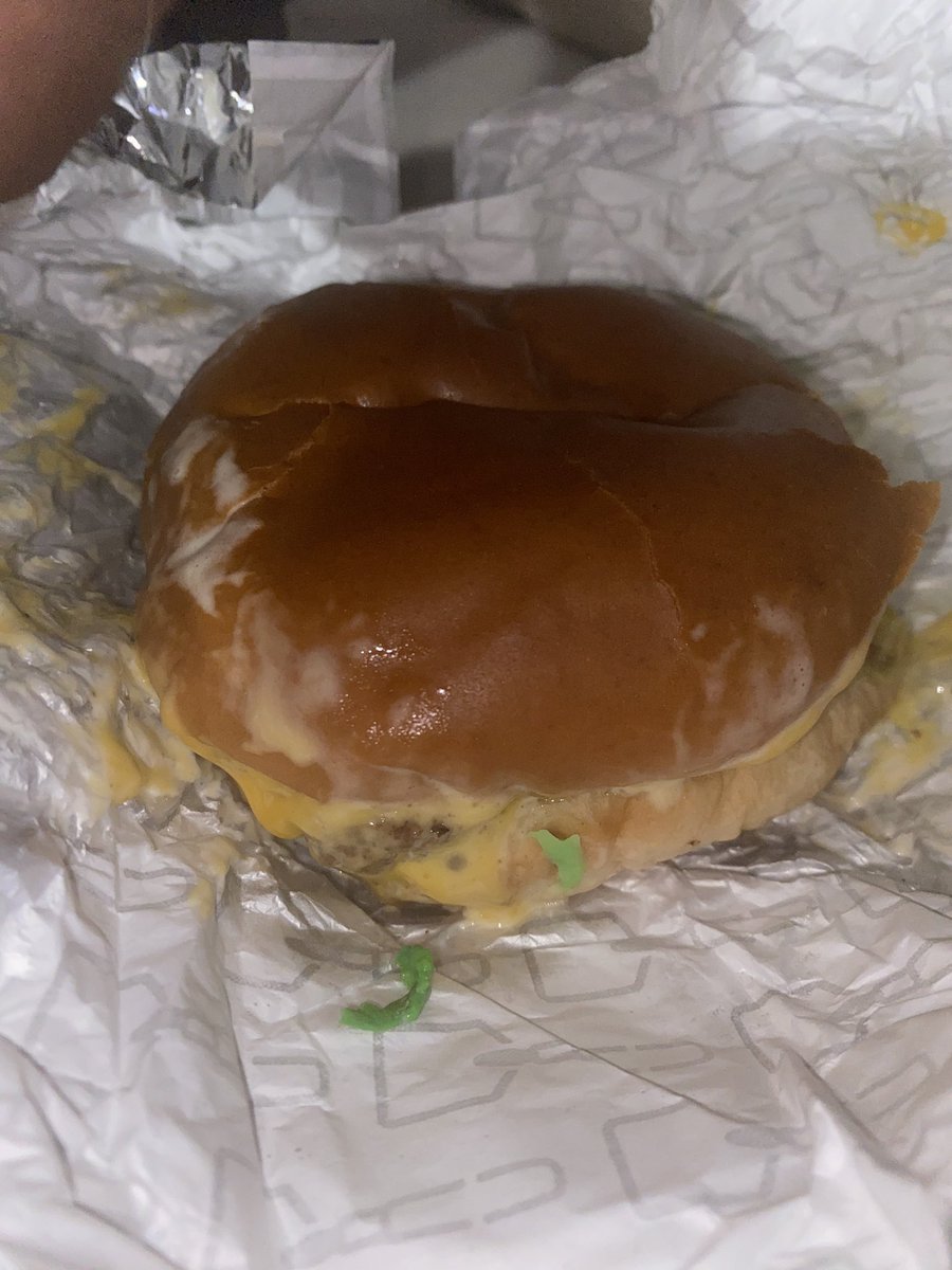 Ambitious_Prod's tweet photo. @Wendys @FOX13Memphis @3onyourside @bbb_us @OSHA_DOL @MSHIMANews @desoto_news @DeSotoCoHealth @US_FDA @toddpenegor33 #MississippiStateDepartmentofHealth This is disgusting and terrible all the way around!   #Hazard #BadFood #TerribleStores #AngryManager https://t.co/G6TDvk0uNd