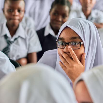 We are working with @SanukaKidijital and Partners to understand the realities of the #GenderDigitalDivide among girls,

Here’s the situation: Billions of dollars have been invested Worldwide in services for girls - from health to education to entrepreneurship 📸@inframe_tz 

⬇️⬇️