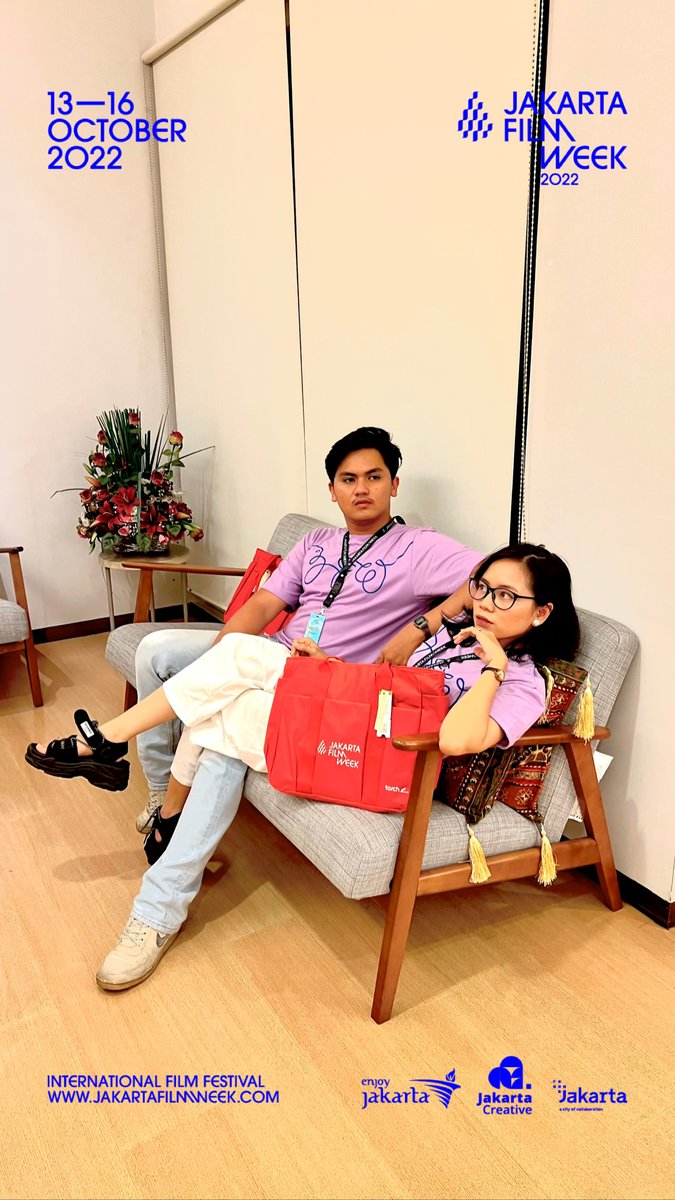 Siapa yang mau merchandise Jakarta Film Week 2022? 🙌✨