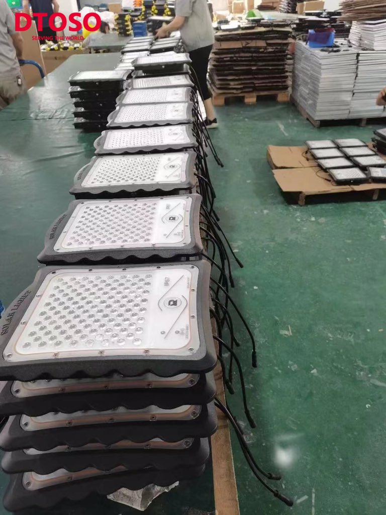 Mia_DTOSO's tweet photo. Solar street light 🔥
Whatapp：(86)132 4962 6252☎️
#solarstreetlight #solarstreetlights #solarstreetlighting #streetlight #streetlights #streetlighting #solarlight #solarlights #solarlighting #solarfactory #solarfactorychina
#solarstreetlamp #solarstreetlamps #solarstreetlamping https://t.co/mBuvYiYbxM