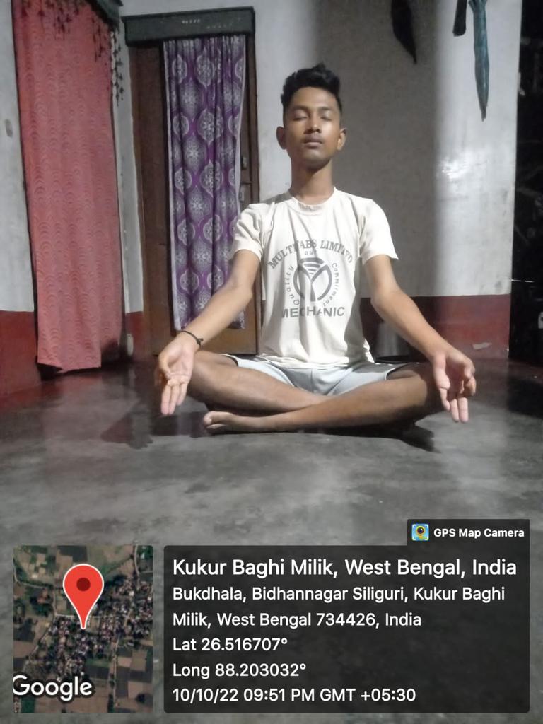 rdnss_kolkata's tweet photo. On the occasion of #FitIndiaFreedomRun NSS volunteer of KGTM, Bagdogra  performed yoga @YASMinistry @_NSSIndia @ianuragthakur @NisithPramanik @pibyas @pankajsinghips @FitIndiaOff https://t.co/0BPJ5MOcb8