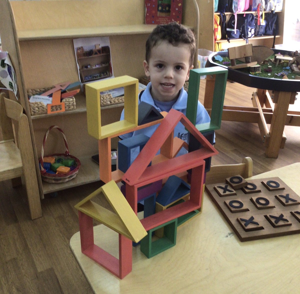JESSjumeirahFS1's tweet photo. @JESSjumeirahFS1 are making great shapes with their learning! #JESSJumlearning; #JESSJumcreativity https://t.co/iRCvQZszxH