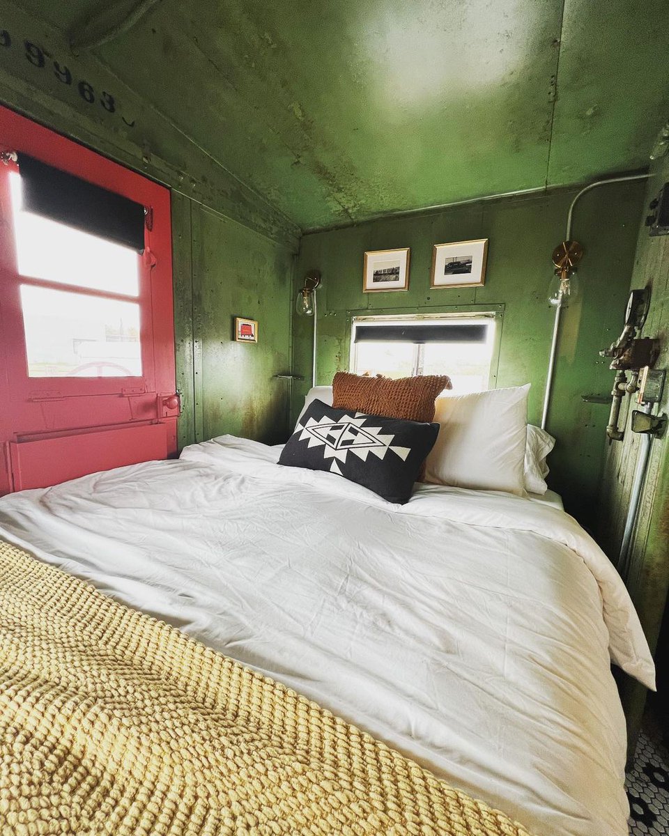 Ashdestination's tweet photo. Woke up in this beautiful space with perfect overcast coffee sipping weather ❤️
.
.
.
.
.
.
#Marfa #MarfaTexas #Texas #WestTexas #Caboose #Metalwork #Welding #StayWithUs #BeOurGuest #Airbnb #InteriorDecorating #InteriorDesign #Vintage #Restoration #Renovation #DIY #BeforeAndAfter https://t.co/nLOMwMBZX6