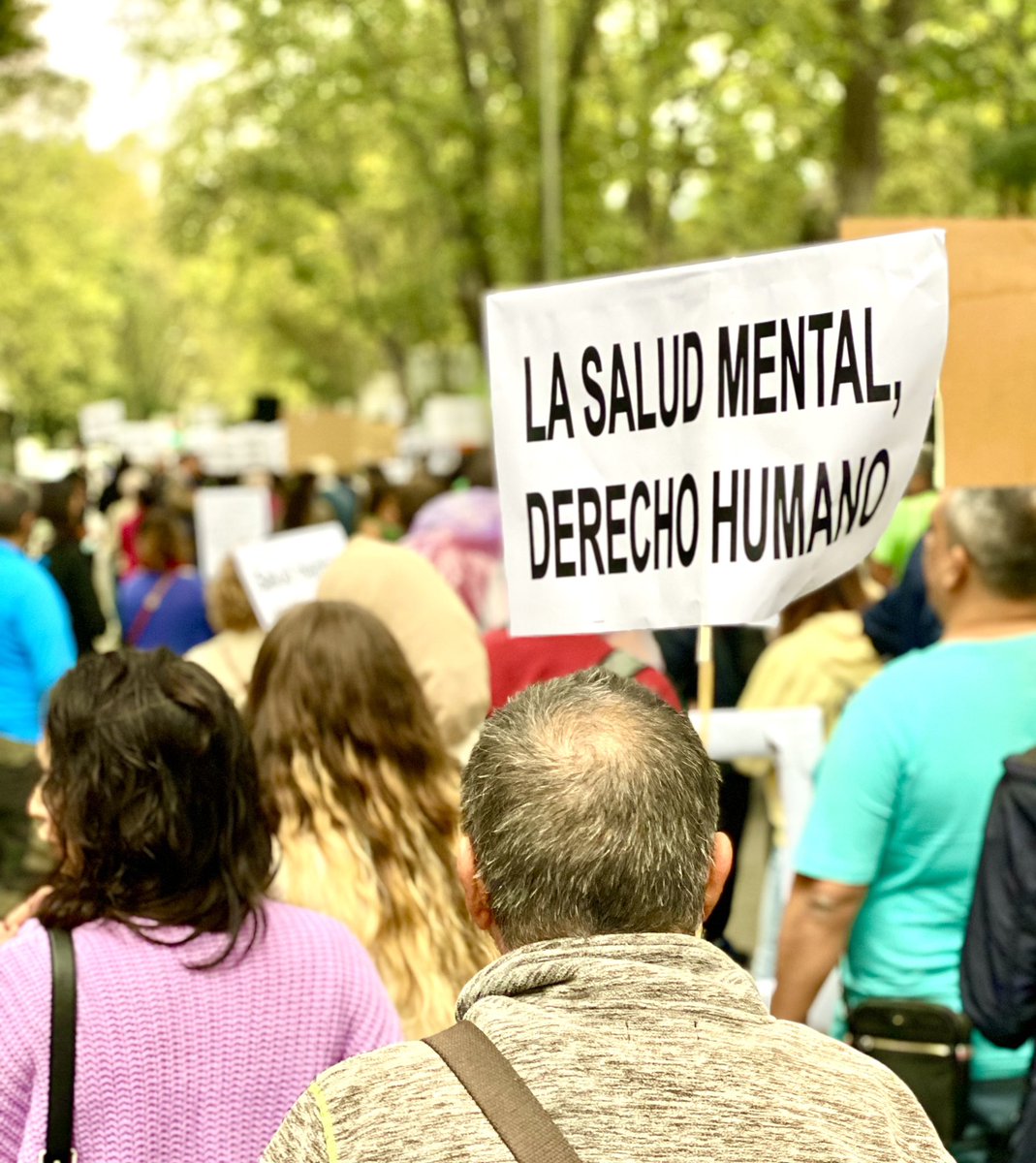 animo__valiente's tweet photo. Por las calles de Madrid… Queriéndonos, luchando #DiaMundialdelaSaludMental #SaludMental @SoyComoElAire1 @nexy_yummy #Madrid #todasjuntas #visibilizacion #estigmasocial #autoestigma #masrecursos @consaludmental @saludmentalCM @eruizescudero https://t.co/ZmZKPFkW29