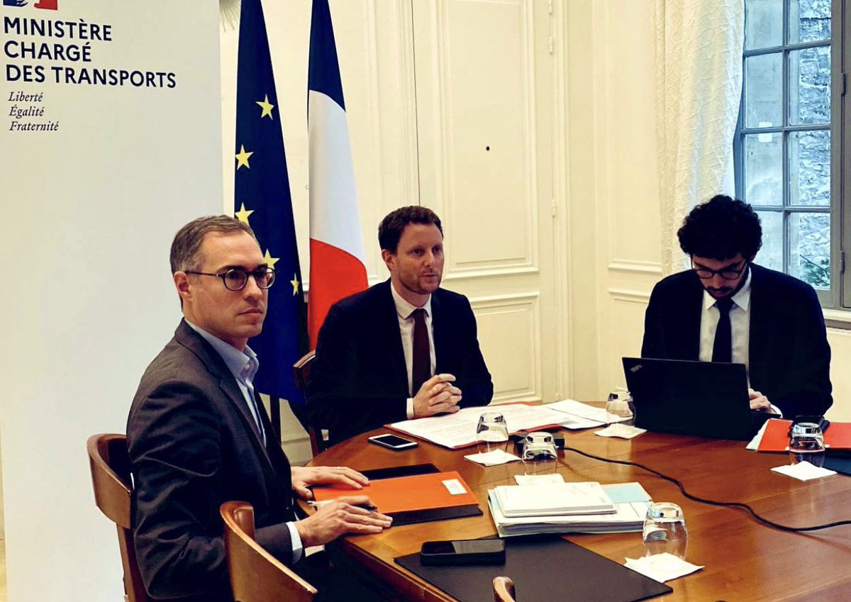 Avec <a href="/CBeaune/">Clément Beaune</a> pour un point sur la situation critique du #TRM  #TRV liée à la pénurie de carburant. Face à une situation très critique, des mesures de soutien aux professionnels sont en place mais la situation presse. L’<a href="/_OTRE_/">OTRE</a> l’a rappelé au ministre conscient de la situation