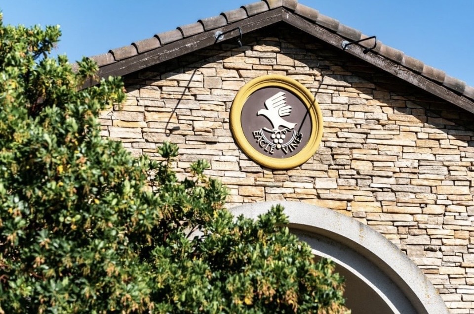 EagleVinesGC's tweet photo. Visit us at Eagle Vines this week! Book a round: https://t.co/llHrAYxFk1 🏌️‍♂️⛳ https://t.co/gnjdk8uuWz