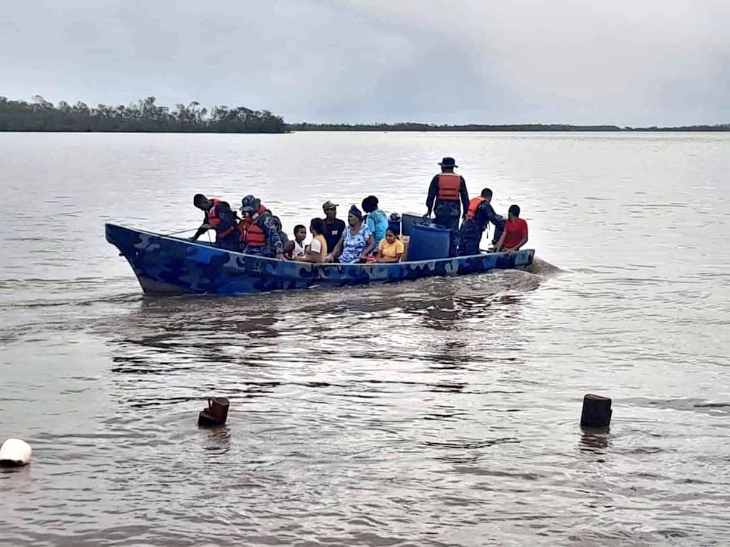 Seguros de regreso a sus comunidades!

➡️Familias de Set Net Point dejan albergues de Laguna de Perlas, Caribe Sur 

#Nicaragua 
#DepresionTropicalJulia