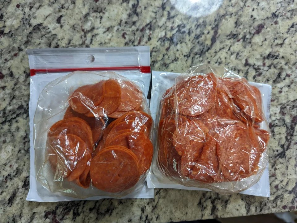 WallStreetMav's tweet photo. Same packaging,
37.5% less pepperoni. 8 oz turns to 5 oz
CPI is only around 8% inflation according to the govt data.
This is one of the ways they do it. #shrinkflation https://t.co/6E1WnPMb9k
