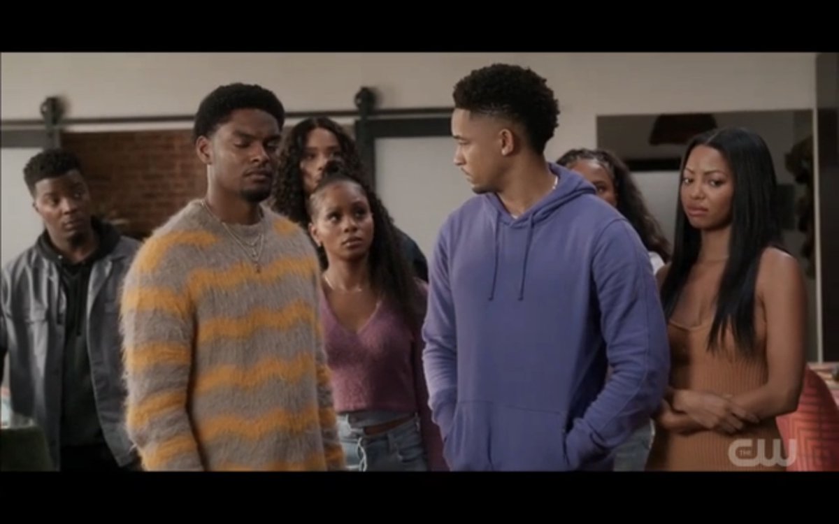 grassyglasses's tweet photo. INFRONT OF EVERYONE OMG he gonna get a spencer lecture fs #allamericanhomecoming https://t.co/h6IsqOd2a0