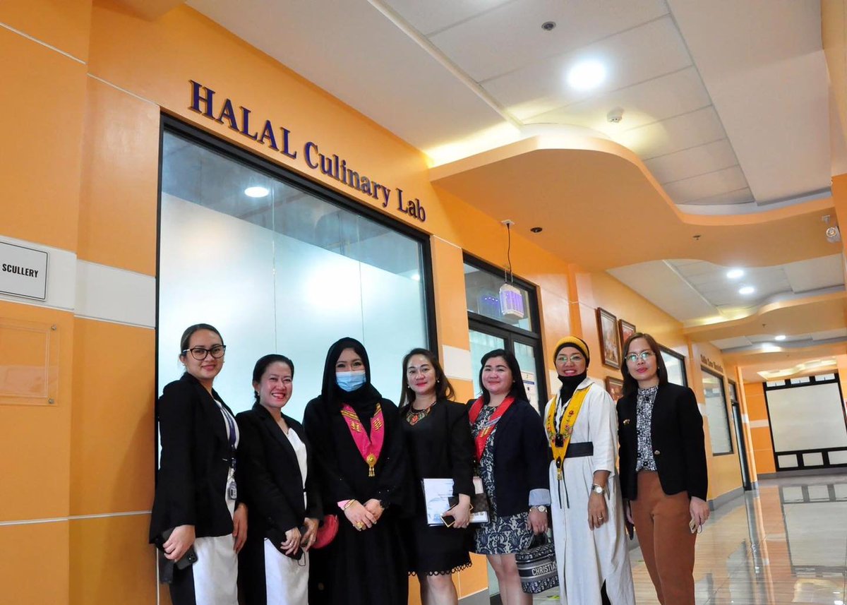 IChefOfficial's tweet photo. The Joji Ilagan International Schools pride itself as the first and only school with Halal Certified culinary laboratory in the country!

Read more here https://t.co/GH40UTGYw8
#ProudlyICHEF #CulinarySchool #OneJIB #InternationalSchool #trulyinternationaltrulyglobal #JIBmoments https://t.co/Ee0wmhuFXq